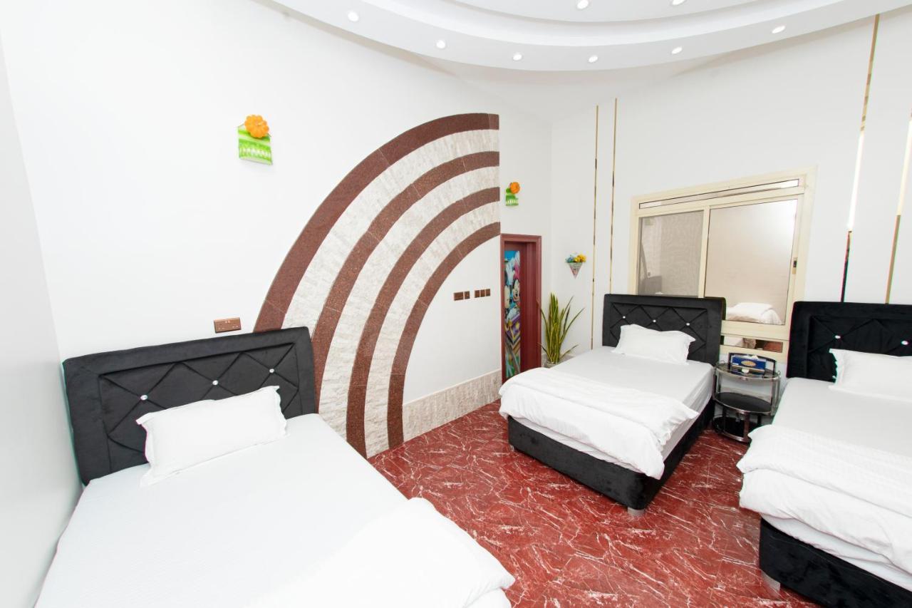 Nhar Accommodation House Szohár Kültér fotó